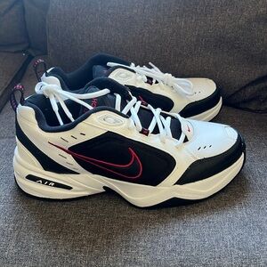 Nike Men's Air Monarch Iv Cross Trainer